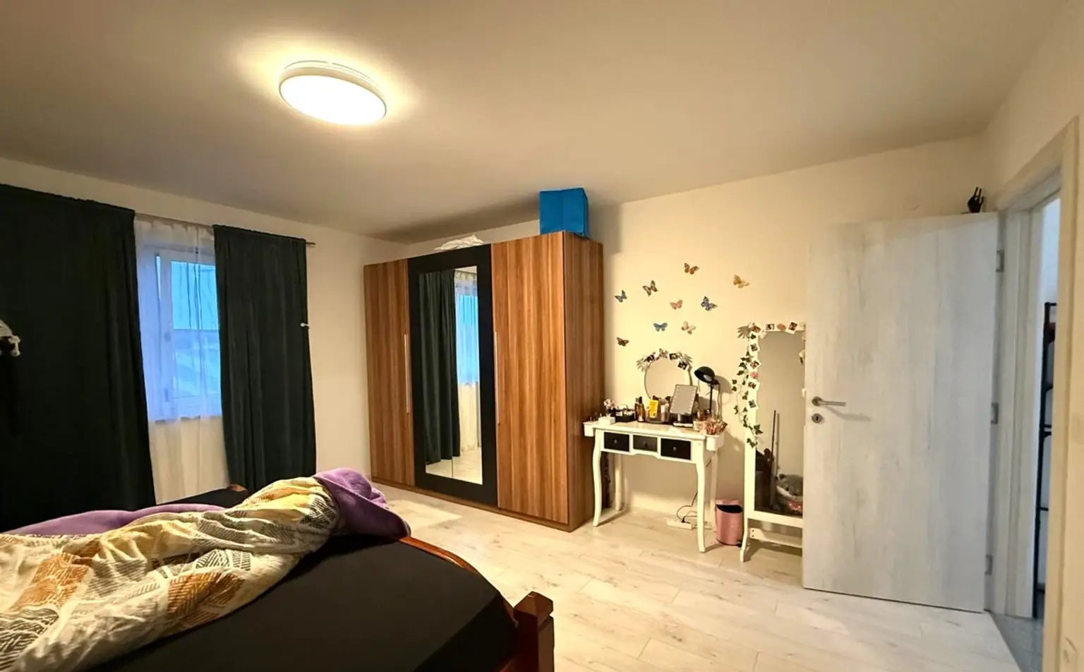 Dein neuer Lieblingsplatz: Balkon, Sonne und traumhafter Ausblick!