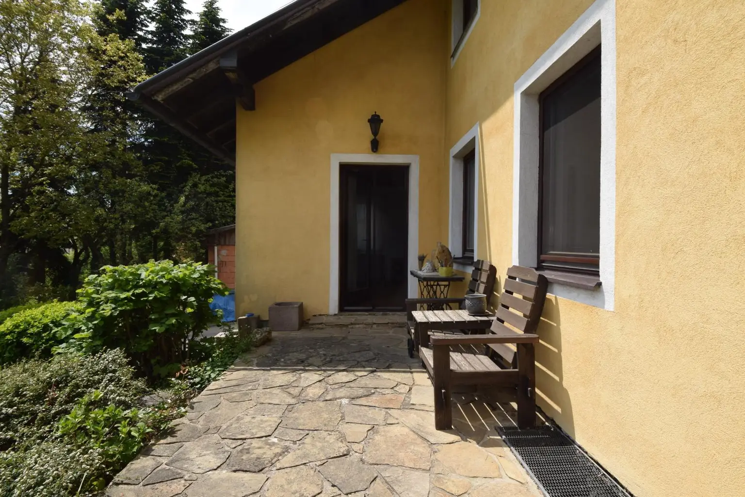 sonnige Terrasse