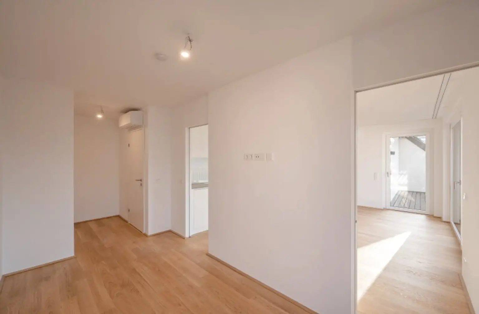 EDUART-Die Kunst des Wohnens: Hochwertiger 2-Zimmer ZWEITBEZUG mit ca. 3m² Loggia! (6/5) VERFÜGBAR AB DEZEMBER!