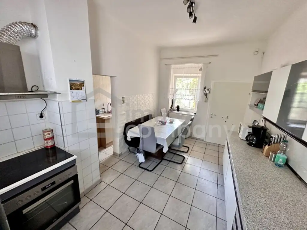 Einfamilienhaus in Schönkirchen-Reyersdorf: 5 Zimmer, Garten, Baugrund – Ihr neues Zuhause!