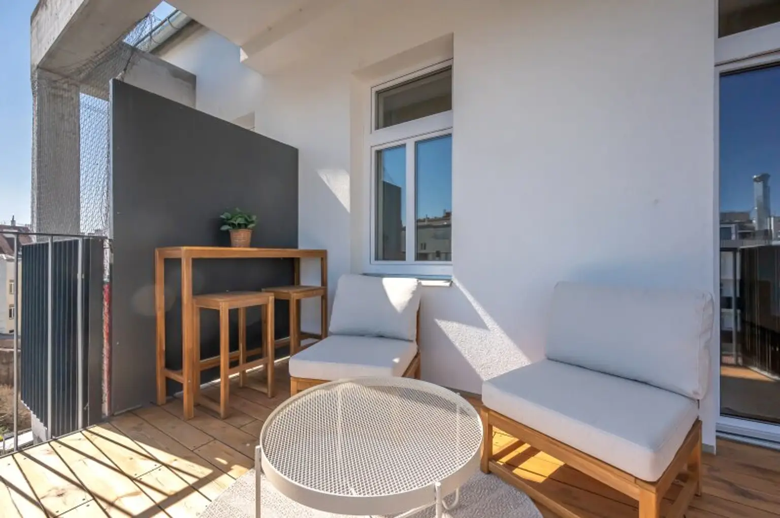 Short-term apartment in walking distance to AUGARTEN, 1-6 months, fully furnished with balcony!