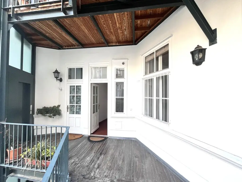 Altbau Wohnung mit Flair