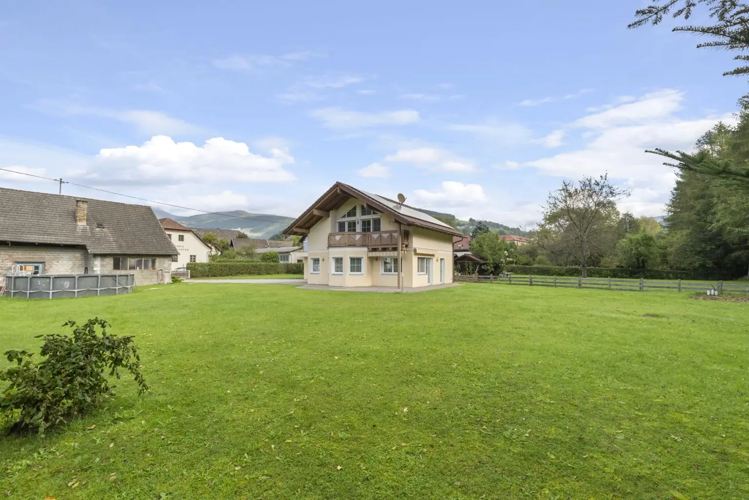 Schönes Einfamilienhaus mit großem Garten und guter Anbindung in Gmünd