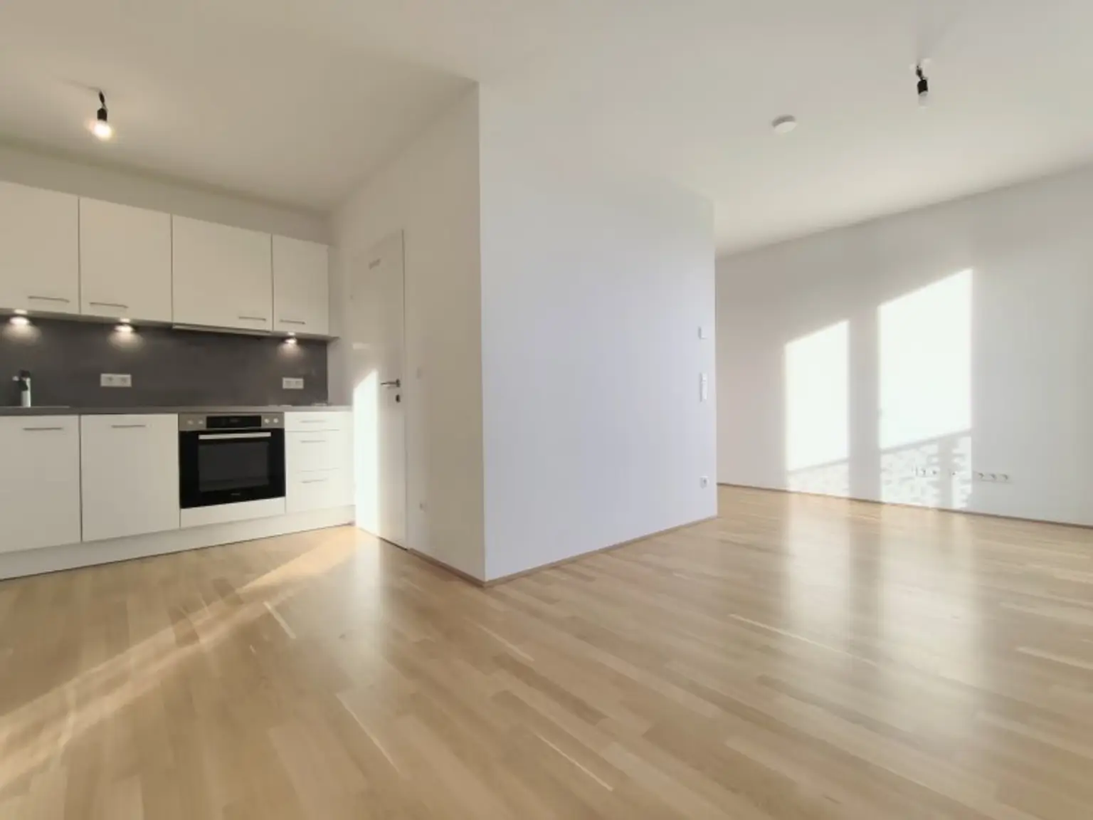 Exklusive 2-Zimmer-Dachgeschosswohnung mit Süd/West-Terrasse – Erstbezug in Toplage Nahe U1 Kagran, Donau Zentrum & Alter Donau