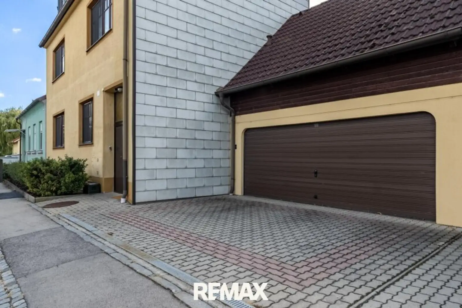 37 Garagenansicht