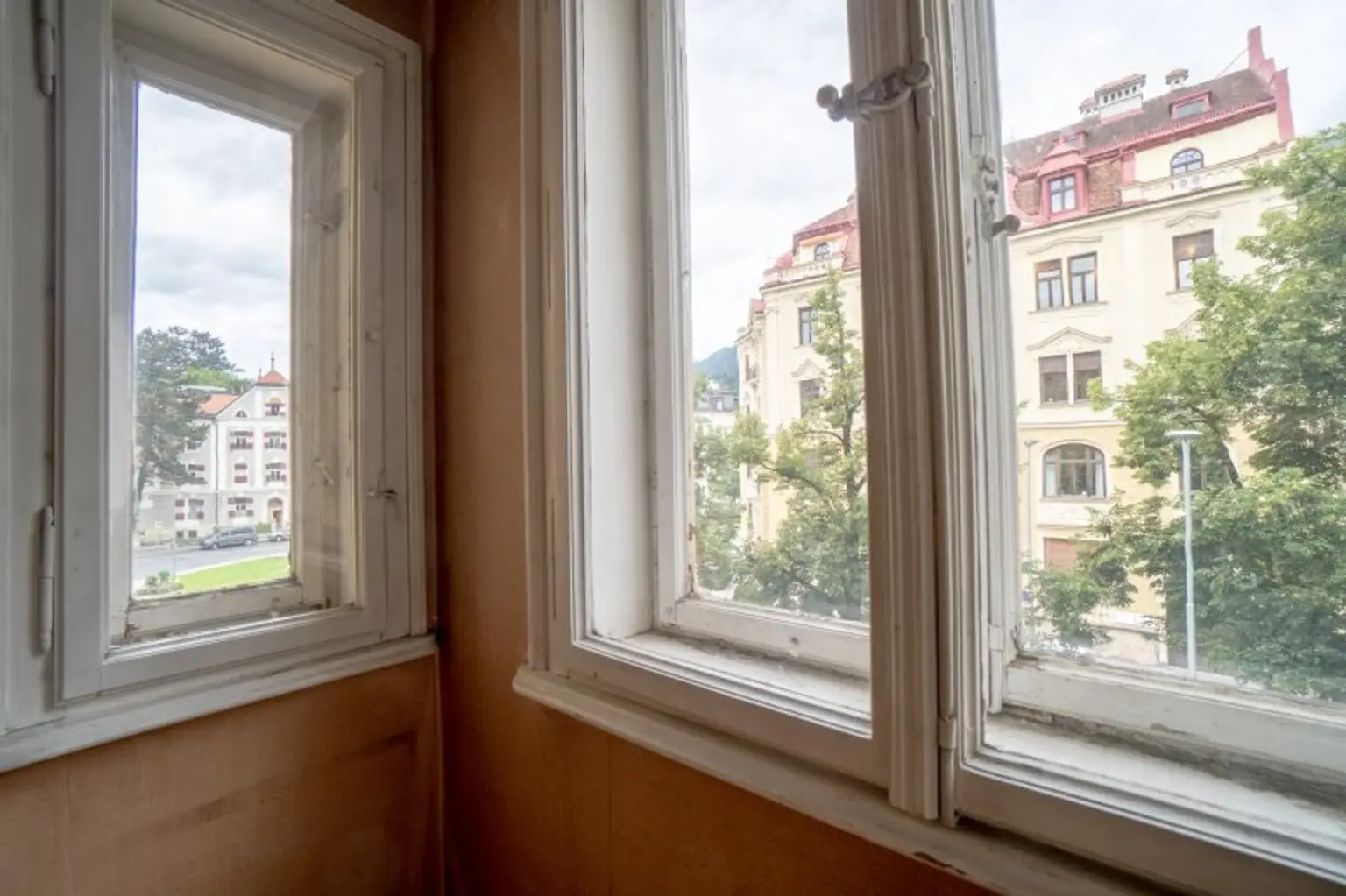 Sanierungsbedürftige 2-Zimmer-Wohnung in Saggen mit Entwicklungspotenzial