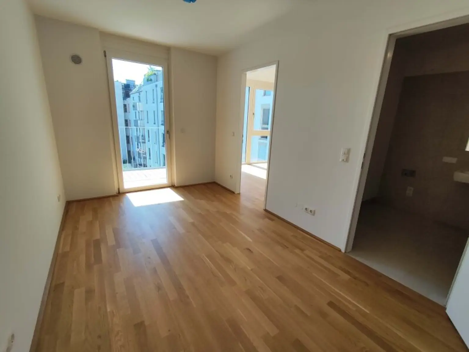 NEUBAU ERSTBEZUG! 2-Zimmer-Apartment mit Balkon im 4. OG in 1210 Wien! Top 2/39