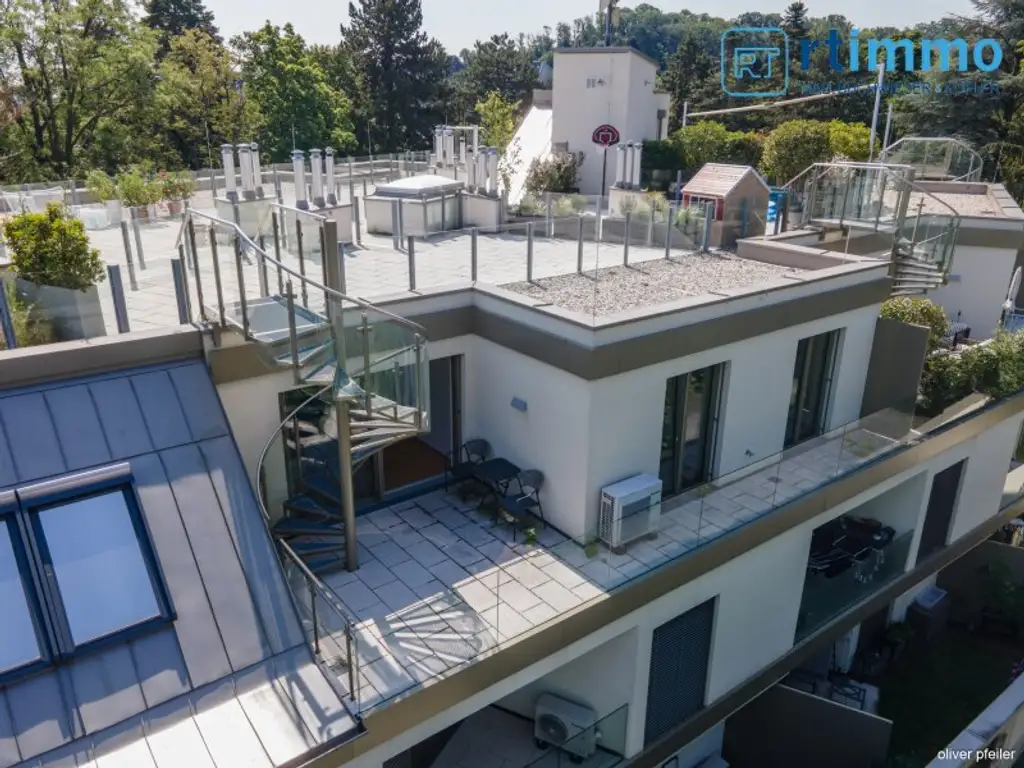 LEBENSGEFÜHL PUR - DACHGESCHOSSWOHNUNG MIT GROSSZÜGIGEN TERRASSEN IM GRÜNEN UND 2 GARAGENSTELLPLÄTZEN