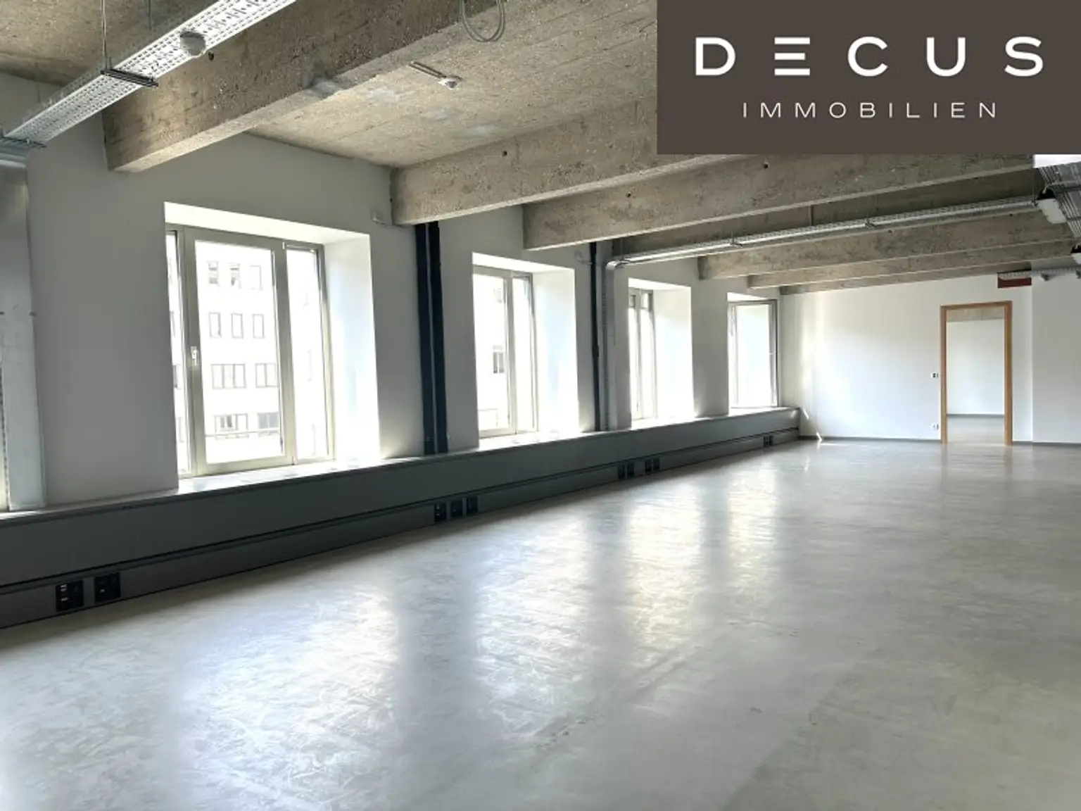 + + + Office-Lofts-FABRICATUR + + + hochmodernes Büro GEKÜHLT + + + 3 Räume + + + (RESERVIERT)