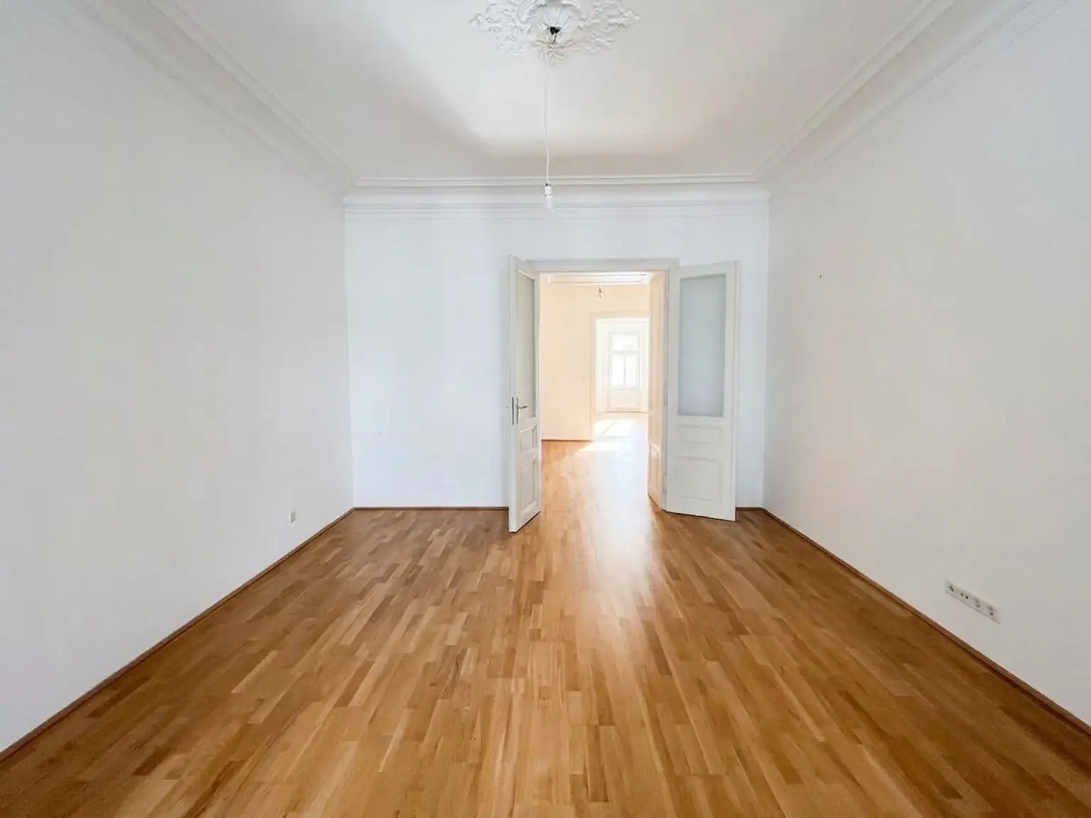 UNBEFRISTET: Nette Altbauwohnung in Top Lage