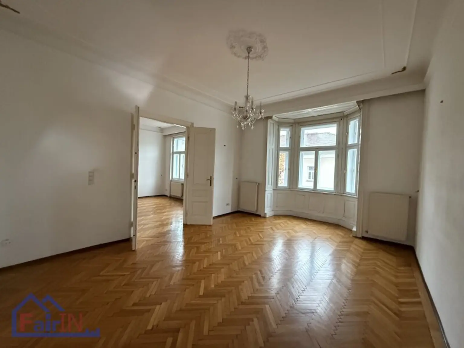 .***AB SOFORT***Altbaucharme trifft Stadtleben – großzügige 4-Zimmer-Wohnung  nahe Rochusmarkt***