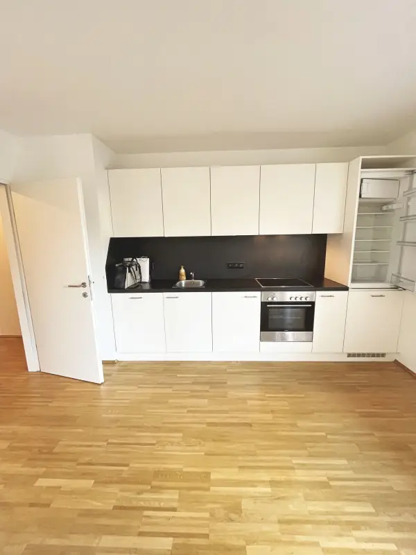 Moderne 2-Zimmer-Wohnung mit ruhiger Terrasse und Dachgarten - 
in U-Bahn-Nähe!
