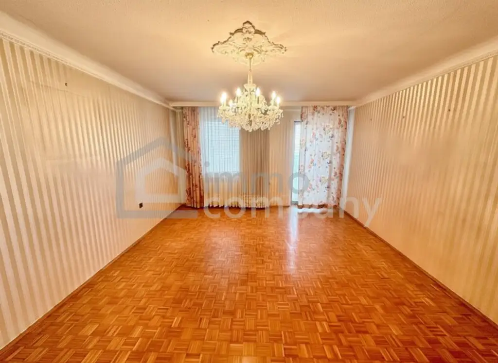 Traumhaftes Mehrfamilienhaus in Lassee (Wien Umgebung): 9 Zimmer, Garten, Balkon und mehr!