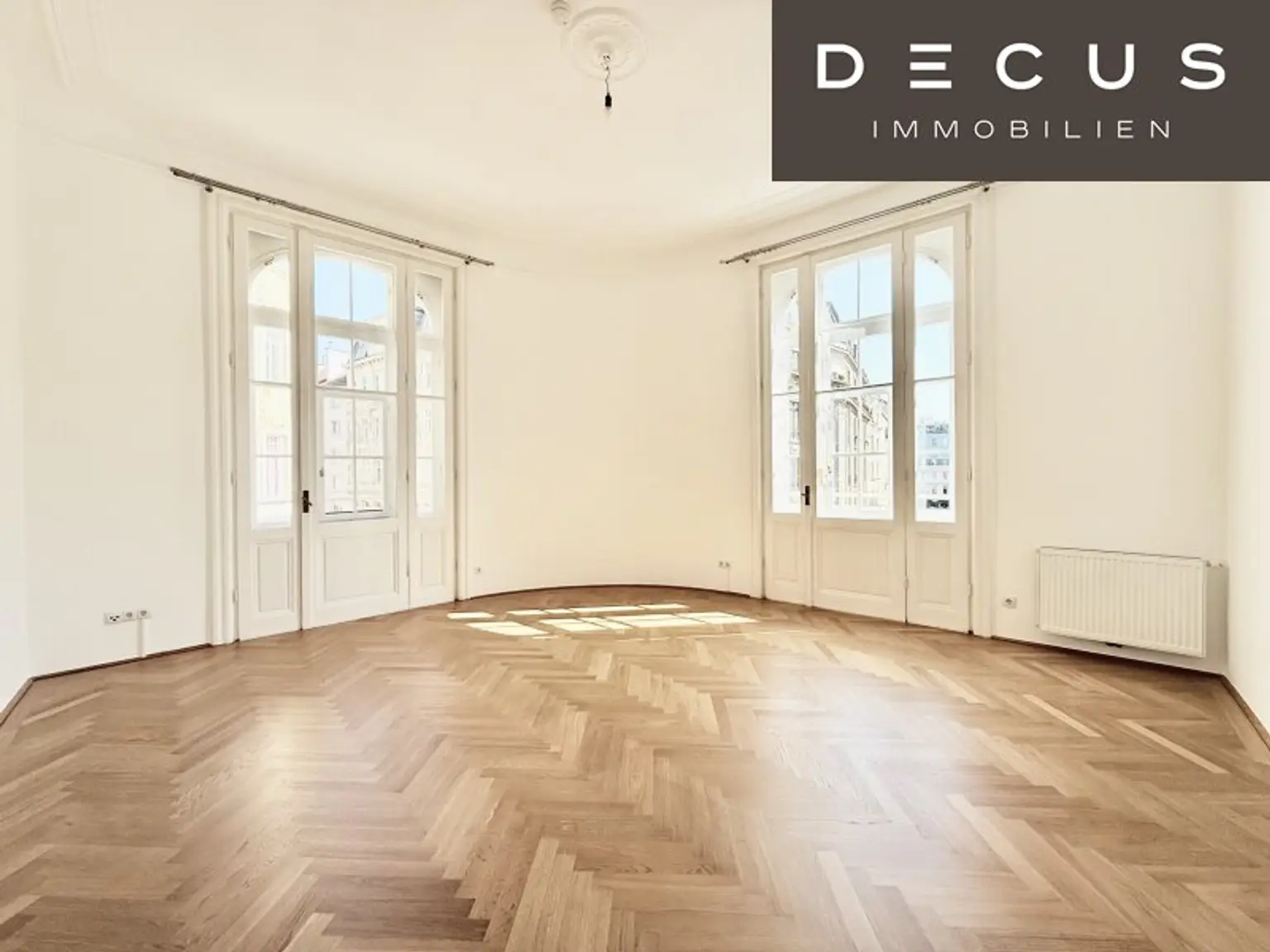 | AB SOFORT | ERSTBEZUG NACH SANIERUNG | SCHÖNER ALTBAU | NAHE ROCHUSMARKT | KEINE WGS | BESICHTIGUNGEN MÖGLICH