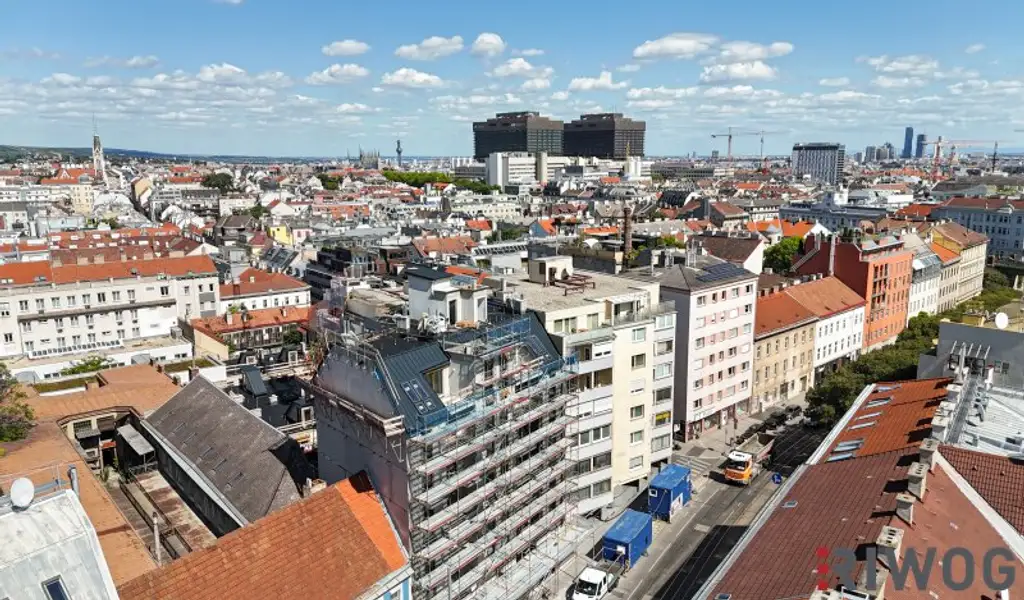 DG-ERSTBEZUG | Atemberaubender Fernblick | Dachterrasse | ca. 3 m Raumhöhe | Fernwärme & Klimaanlage | TG-Stellplatz optional | Nachhaltiges Wohnbauprojekt