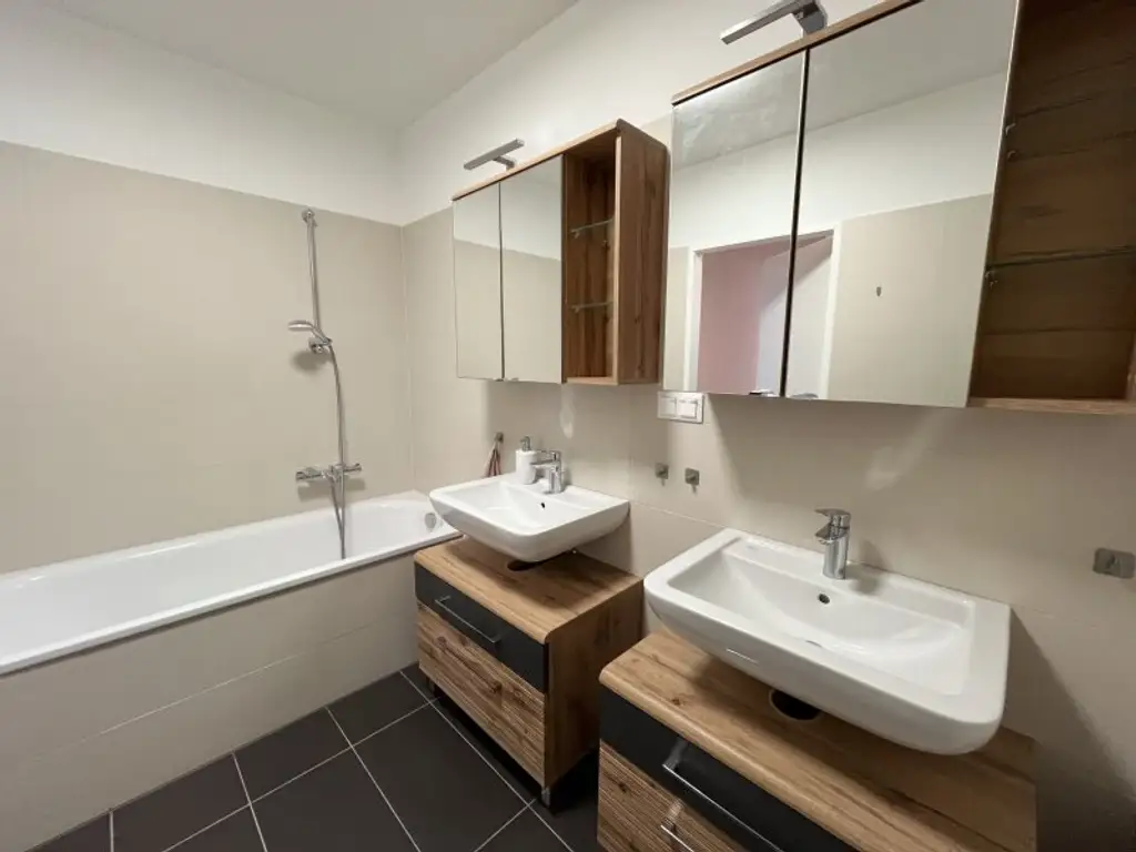 *** DACHTERRASSEN TRAUM *** TERRASSE + BALKON *** TOLLER FERNBLICK ***