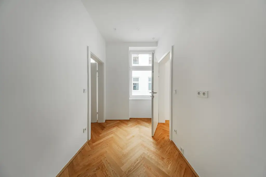 Sanierte Altbauwohnung in ruhiger Innenhoflage – hochwertiger Erstbezug mit Stil!