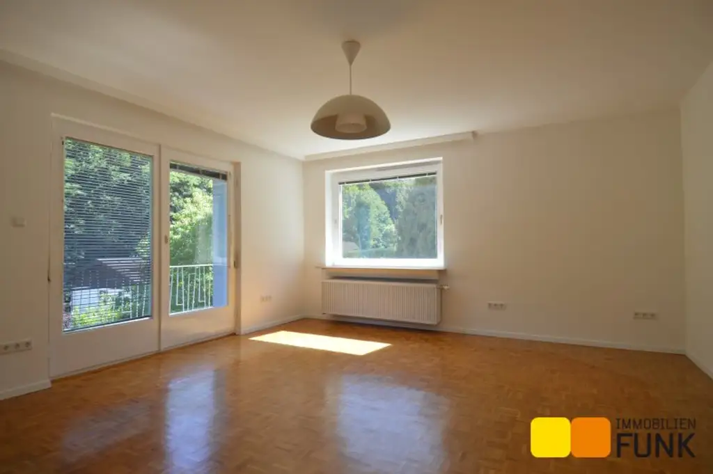 Großzügiges Haus mit Traumgarten