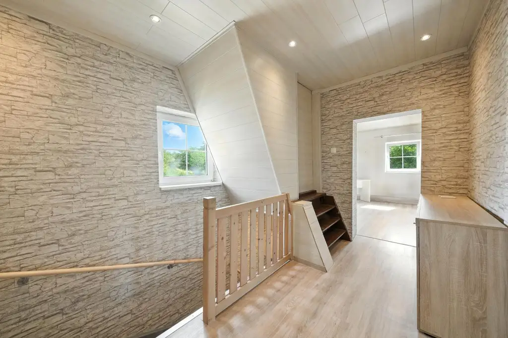 Modernisiertes Einfamilienhaus mit großzügigem Grundstück und Ausbaupotenzial