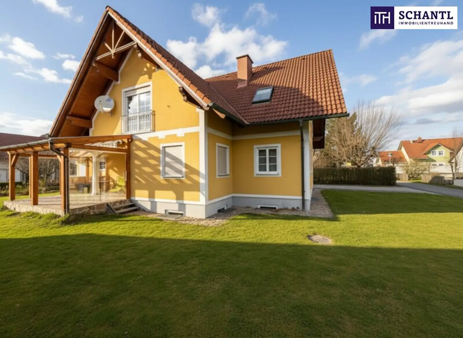 SONNENLAGE - Neuwertiges ca. 160m2 großes Traumhaus mit idyllischem Garten + Terrasse, 2 Garagen & Top-Ausstattung in Ruhelage