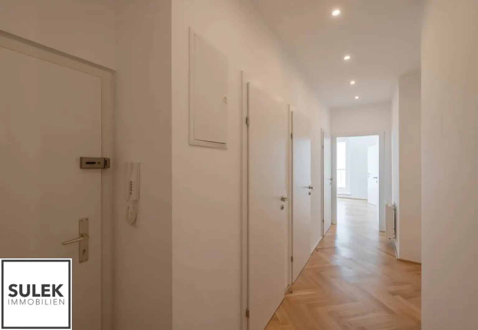 schöne 2 Zimmer Wohnung in bester Innenstadtlage - ab Oktober beziehbar! (Erstbezug nach Sanierung)