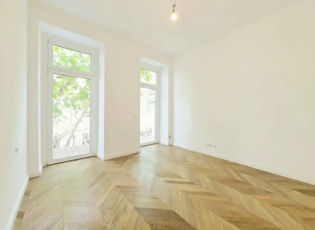 ++NEU++ Premium-Erstbezug 4-Zimmer-Stilaltbau plus 2 BALKONEN mit luxuriösem Finish! ++Absolut ruhig gelegen in Top Location NÄHE Urania! U-Bahn & CAT ++