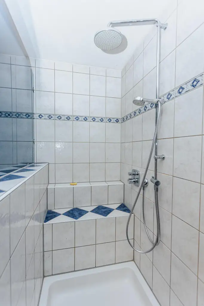 Großzügiges Einfamilienhaus mit Schwimmteich in Weinitzen - ländliche Geborgenheit trifft modernen Wohnkomfort