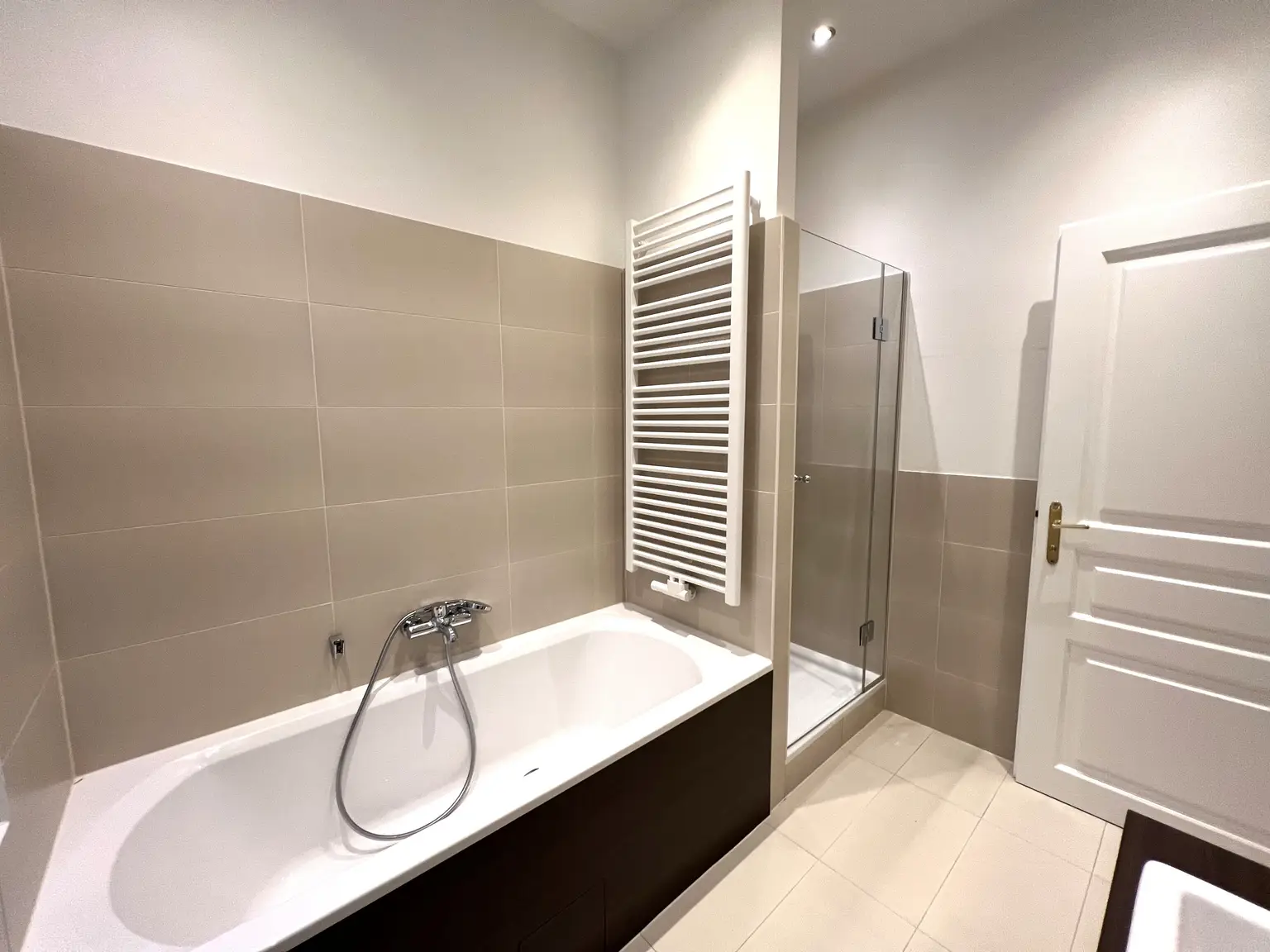 Charmante 4-Zimmer-Altbauwohnung in ruhiger Straße nahe Belvedere