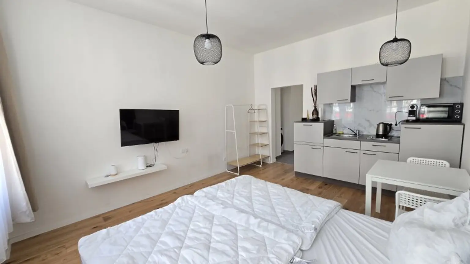1. Zimmer Wohnung, Altbauwohnung