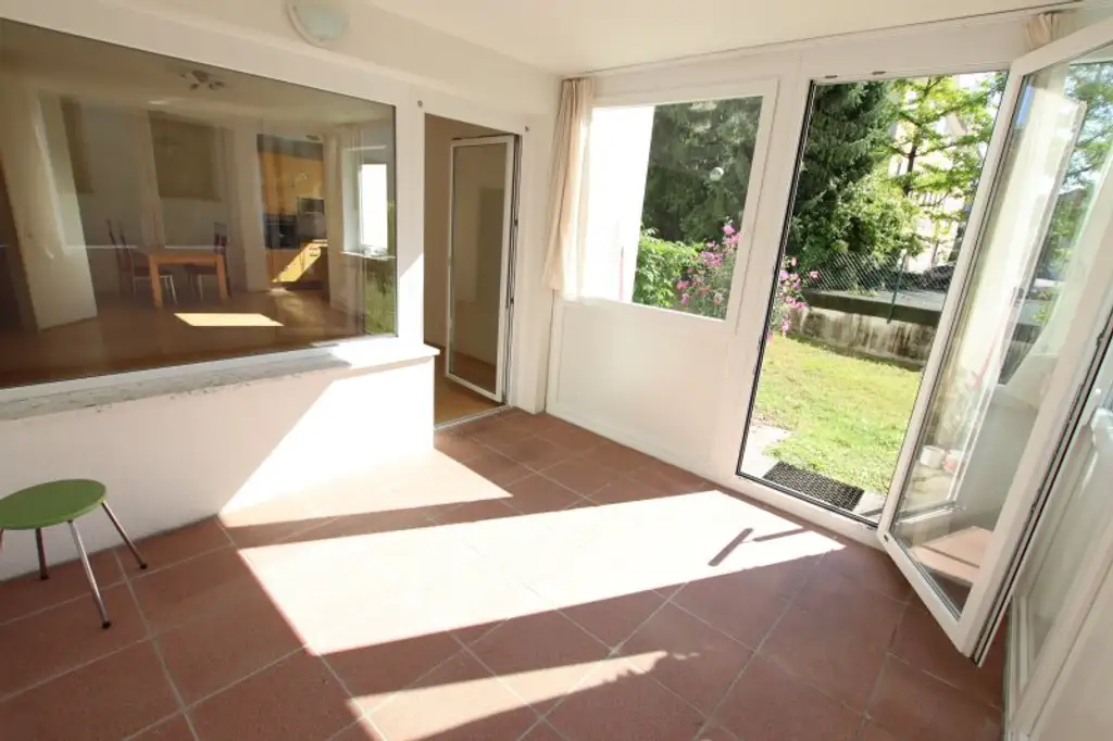 Junge & schöne 71,50m² 2 Zi City-Gartenwohnung mit 123m² Eigengarten & Tiefgarage am St. Veiter Ring