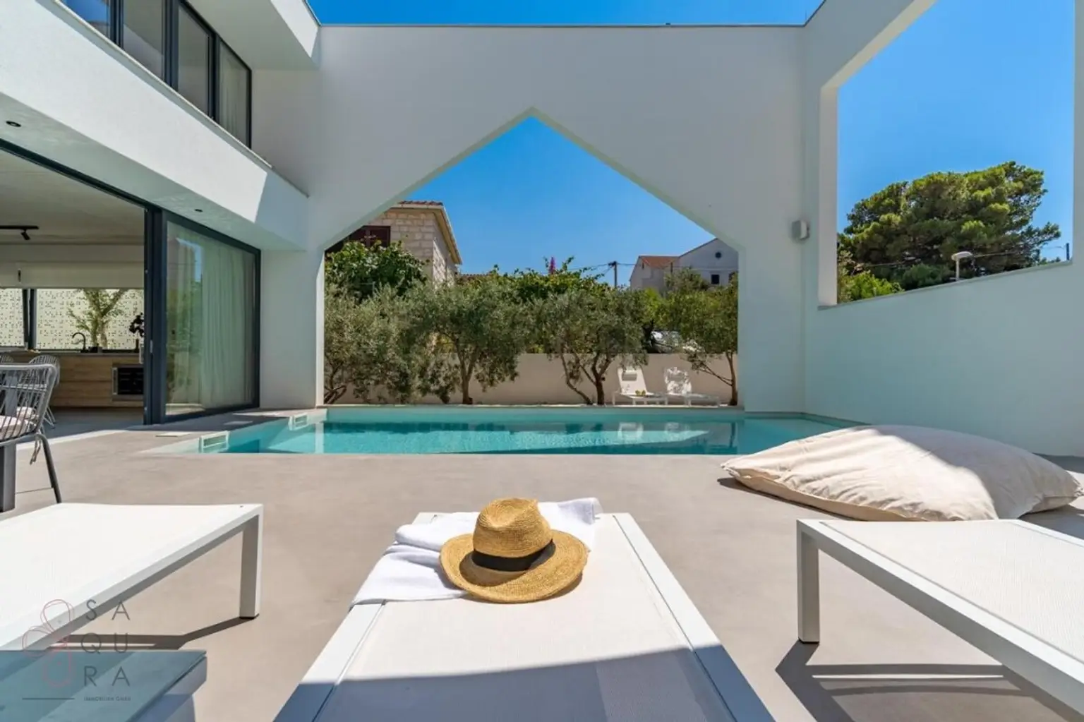 Amazing New Villa auf der Insel Brač – Mediterraner Luxus direkt am Meer