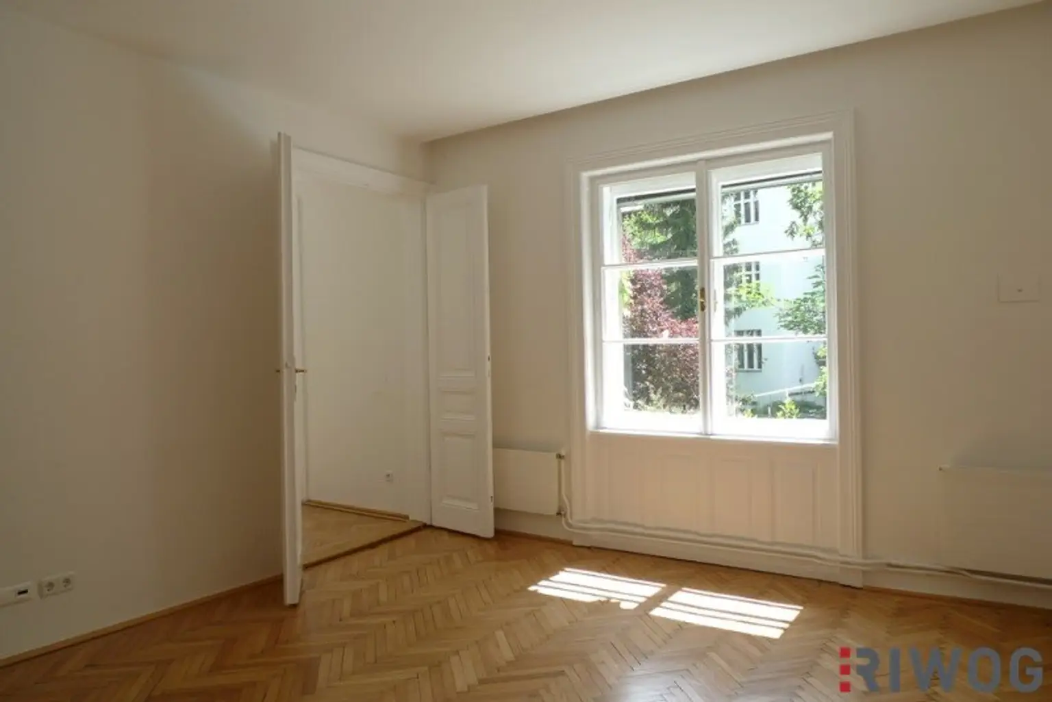 Ruhig gelegenes Hofgebäude mit Eigengarten & moderner Küche | 5 Zimmer & Keller