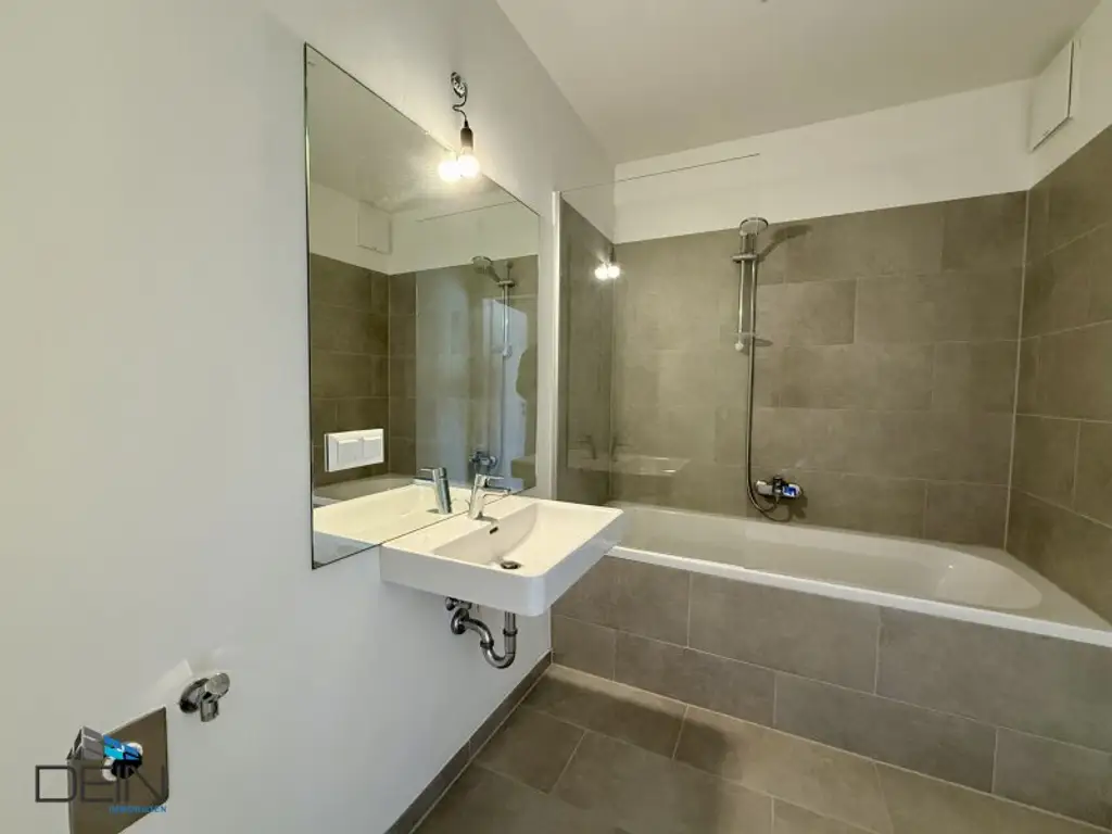 NEU! TRAUMHAFTE 2 ZIMMER NEUBAUWOHNUNG MIT EINEM BALKON IN EBERGASSING!