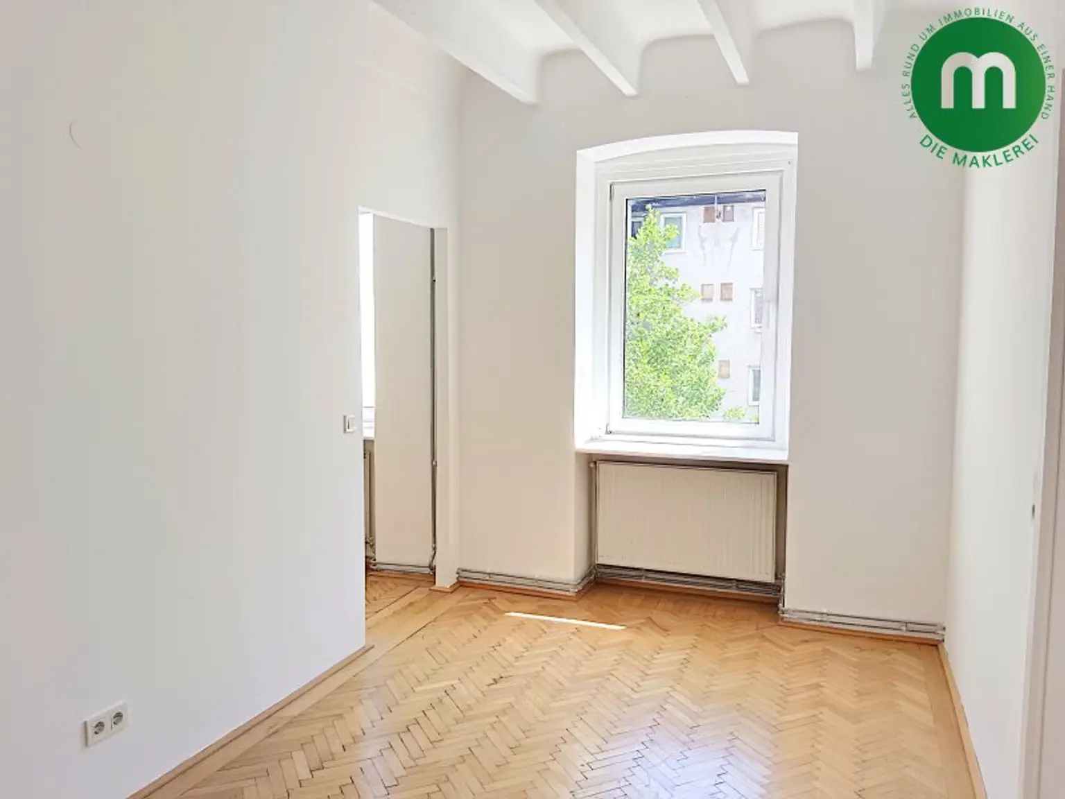 Unbefristete Miete: geräumiger 2-Zimmer-Altbau