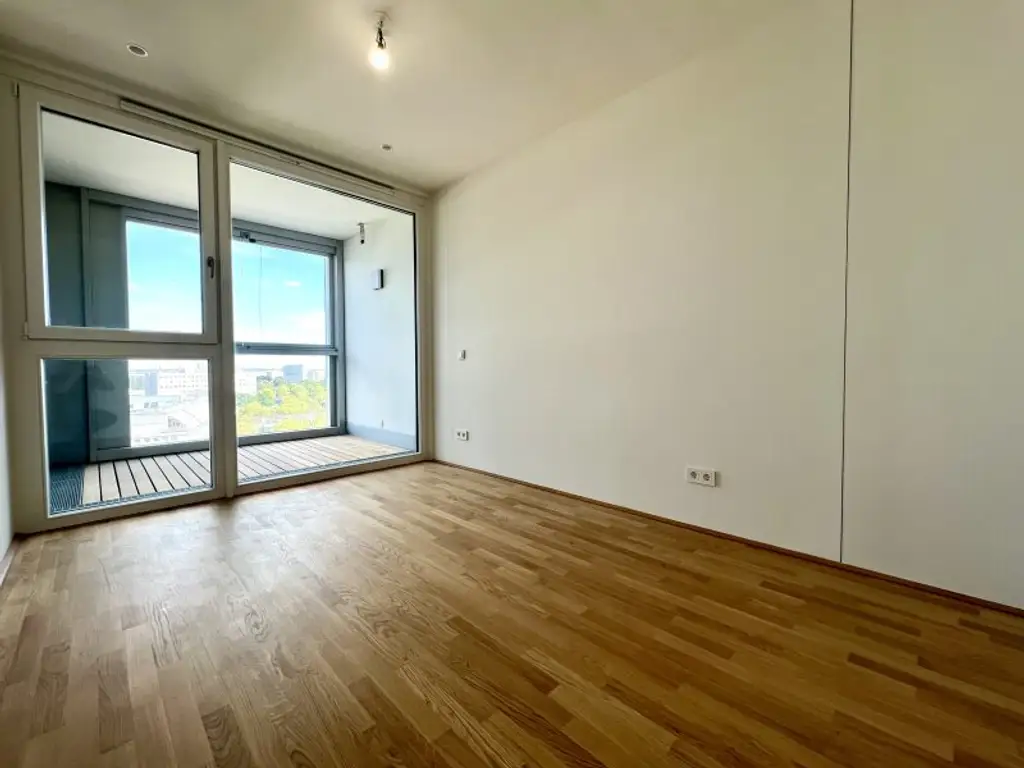 U-Bahn U1 Kagran - Sauna - Loggia - Fitnessraum - Deckenkühlung - Pool am Dach