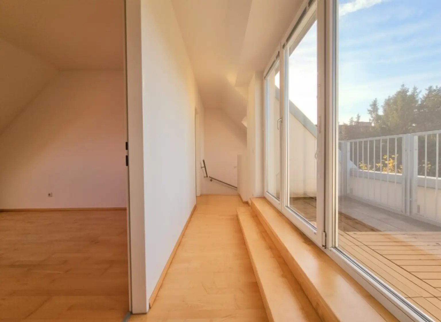 Obergeschoss / Innenflur / Terrasse / Schlafzimmer