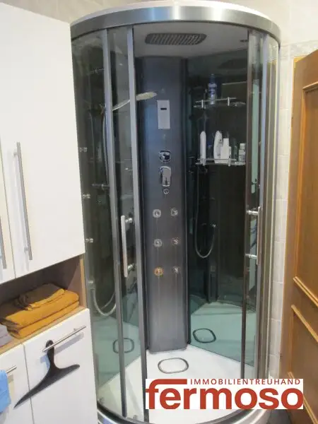 Traumhafter Bungalow vollunterkellert mit Fitness und Kino, perfekt und gepflegt mit wunderbaren Garten