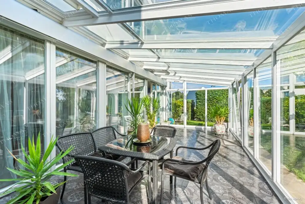 Exklusive Döblinger Villa mit Blick über Wien & die Neustifter Weinberge!