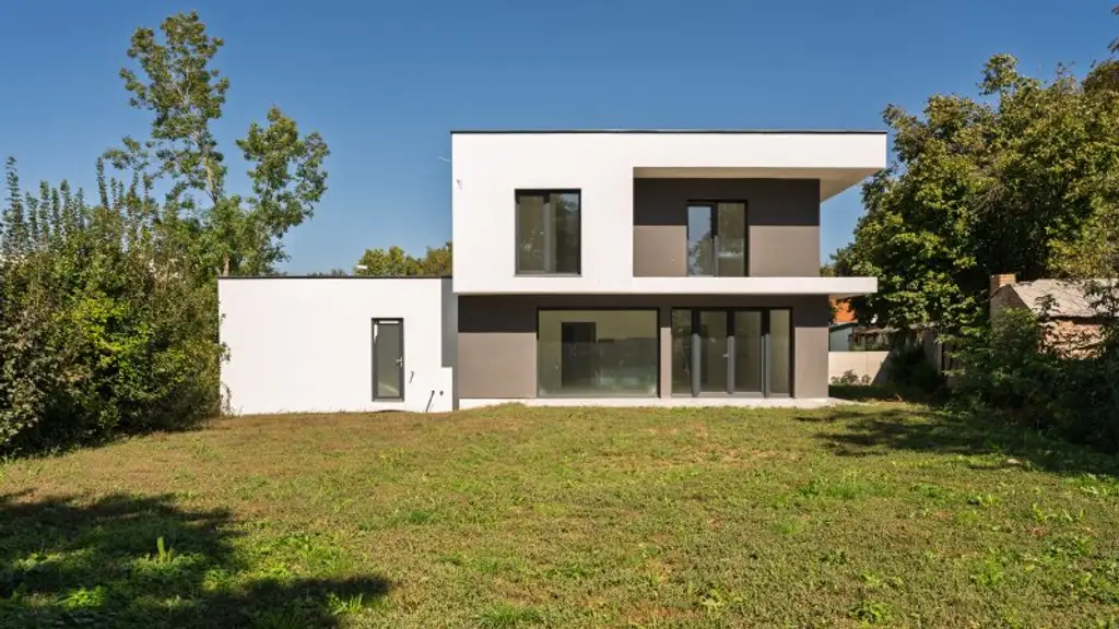 Ruhe, Design & Freiraum – Ihr neues Zuhause in Weikendorf. Belags- oder Schlüsselfertig!