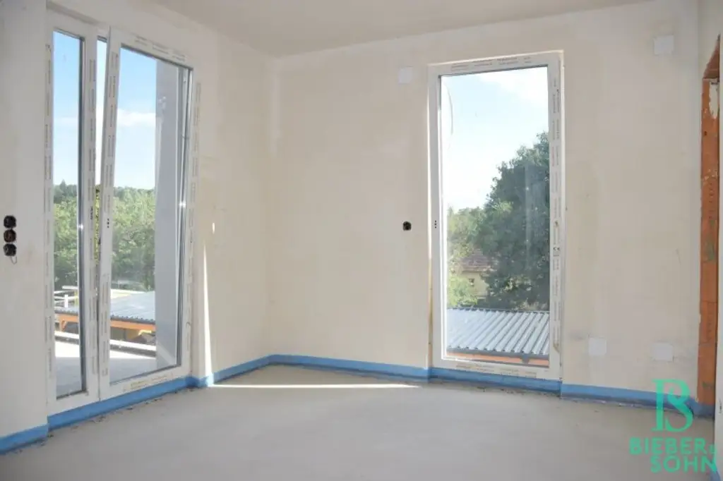 Großzügiges, sonniges Einfamilienhaus mit 80m² Dachterrasse