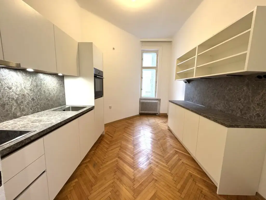 Fasanviertel - Ruhige, helle 5-Zimmmer-Altbauwohnung in gefragter Lage - befristet (!)