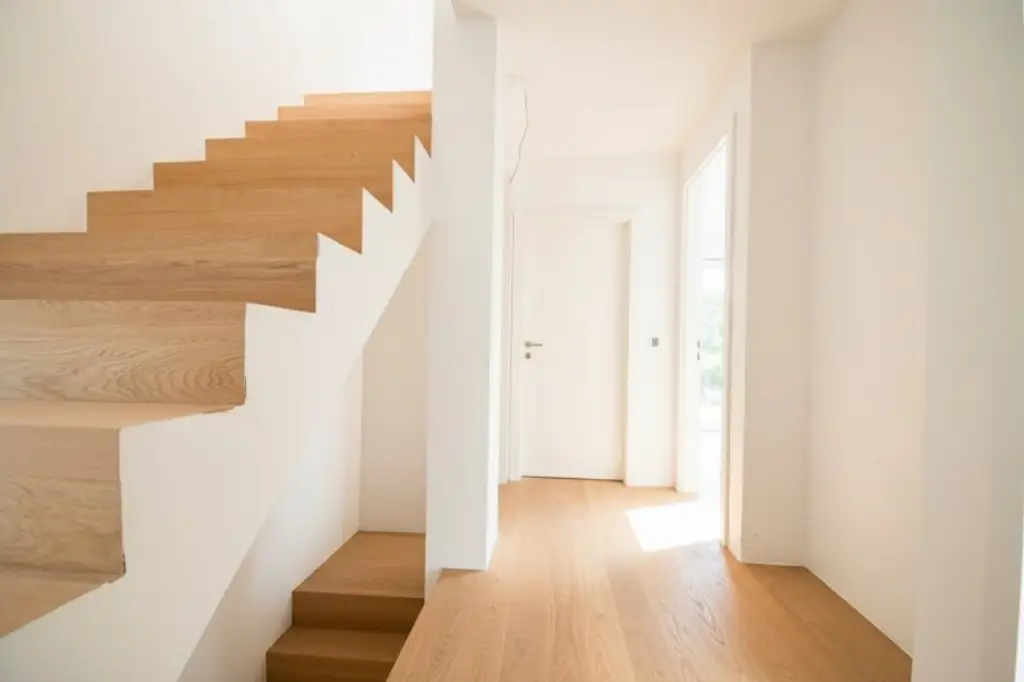 THE UNIQUE HILL SIDE RESIDENCES