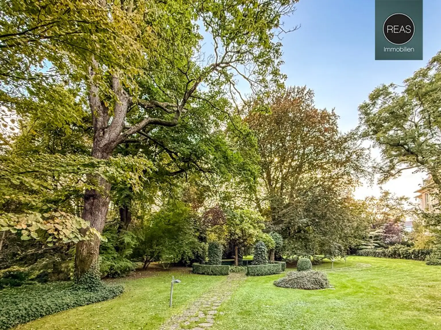 Provisionsfrei: Traumwohnung mit Balkon, Terrasse und Garage in exklusiver Gartenanlage bei der Hohen Warte!