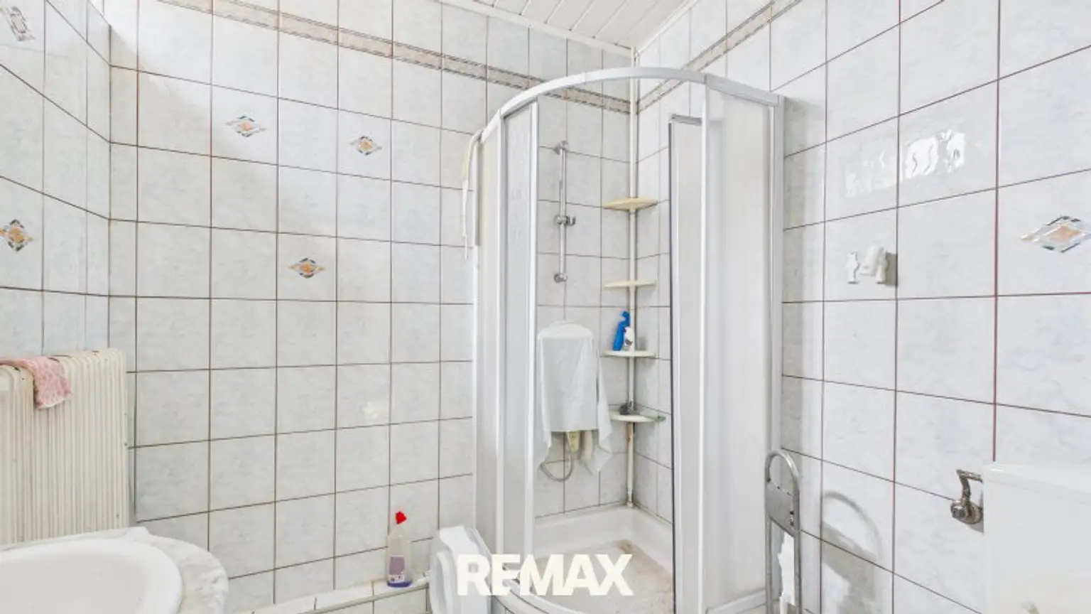 Wohneinheit III: Badezimmer 2