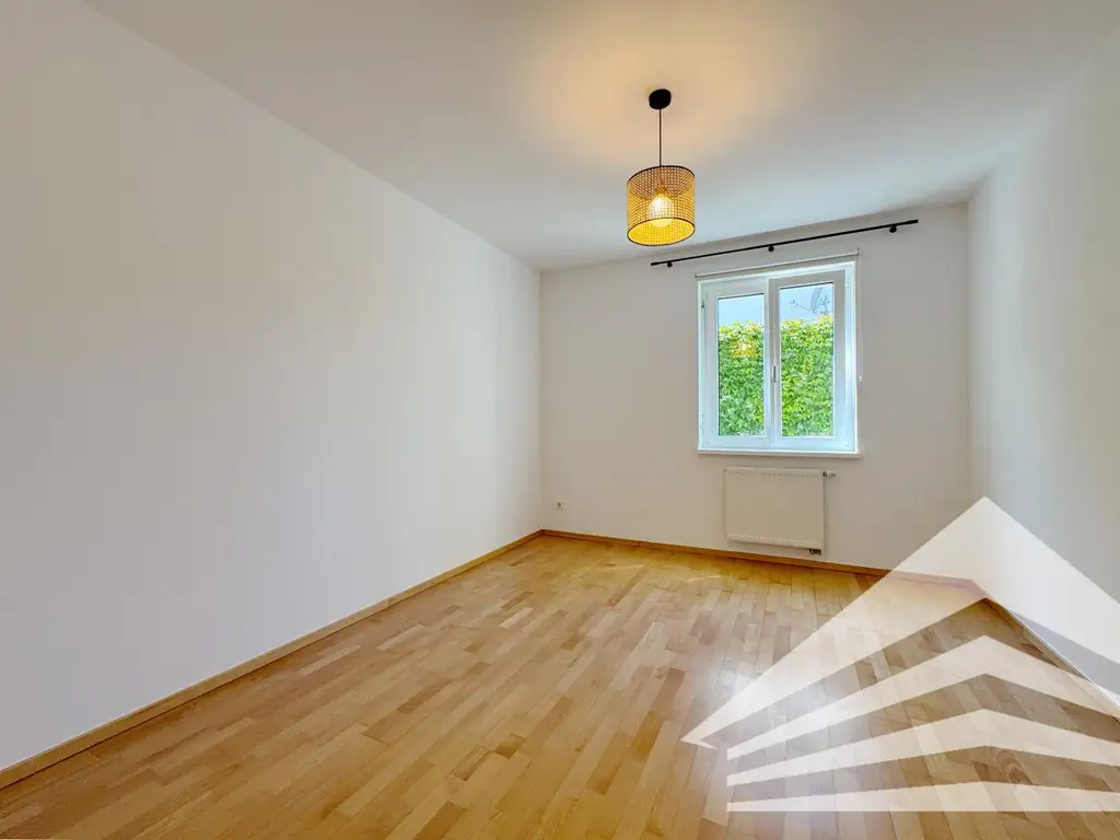 ***Traumhafte 2 Zi.-Wohnung mit Balkon, Eigengarten & TG-Platz am Fuße des Pöstlingbergs***
