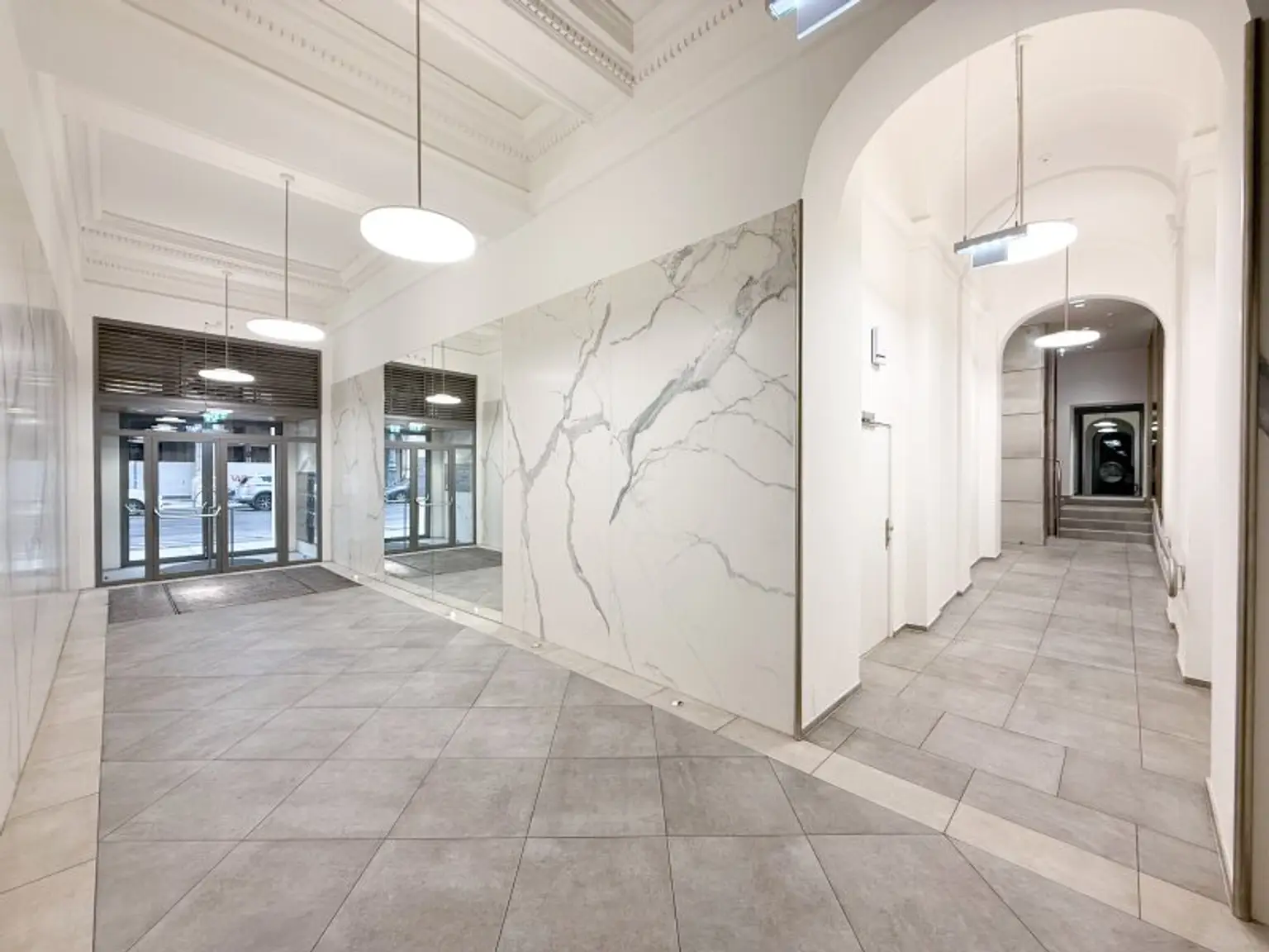 CO-WORKING SPACE ZU VERMIETEN! MIT GARAGENSTELLPLATZ! 1-Zimmer Büro mit Blick direkt auf die Oper zu vermieten