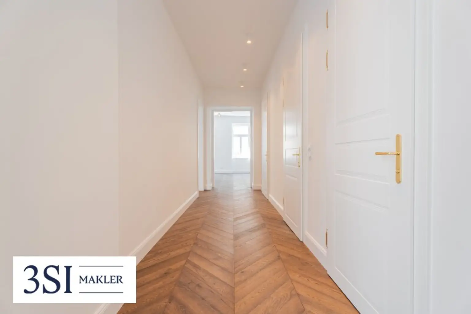 Wunderschöne Stilaltbauwohnung mit Loggia – perfekt für Paare und Familien