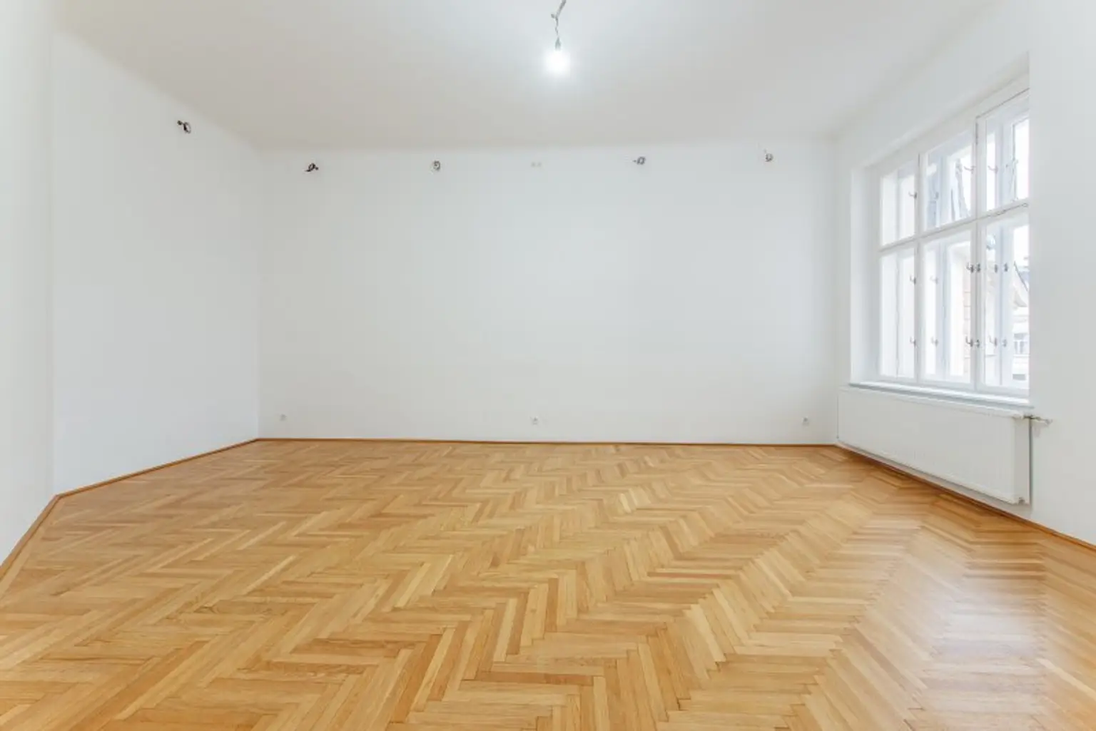 Provisionsfrei! All-In-Bürozimmer am Brahmsplatz als Untermiete!