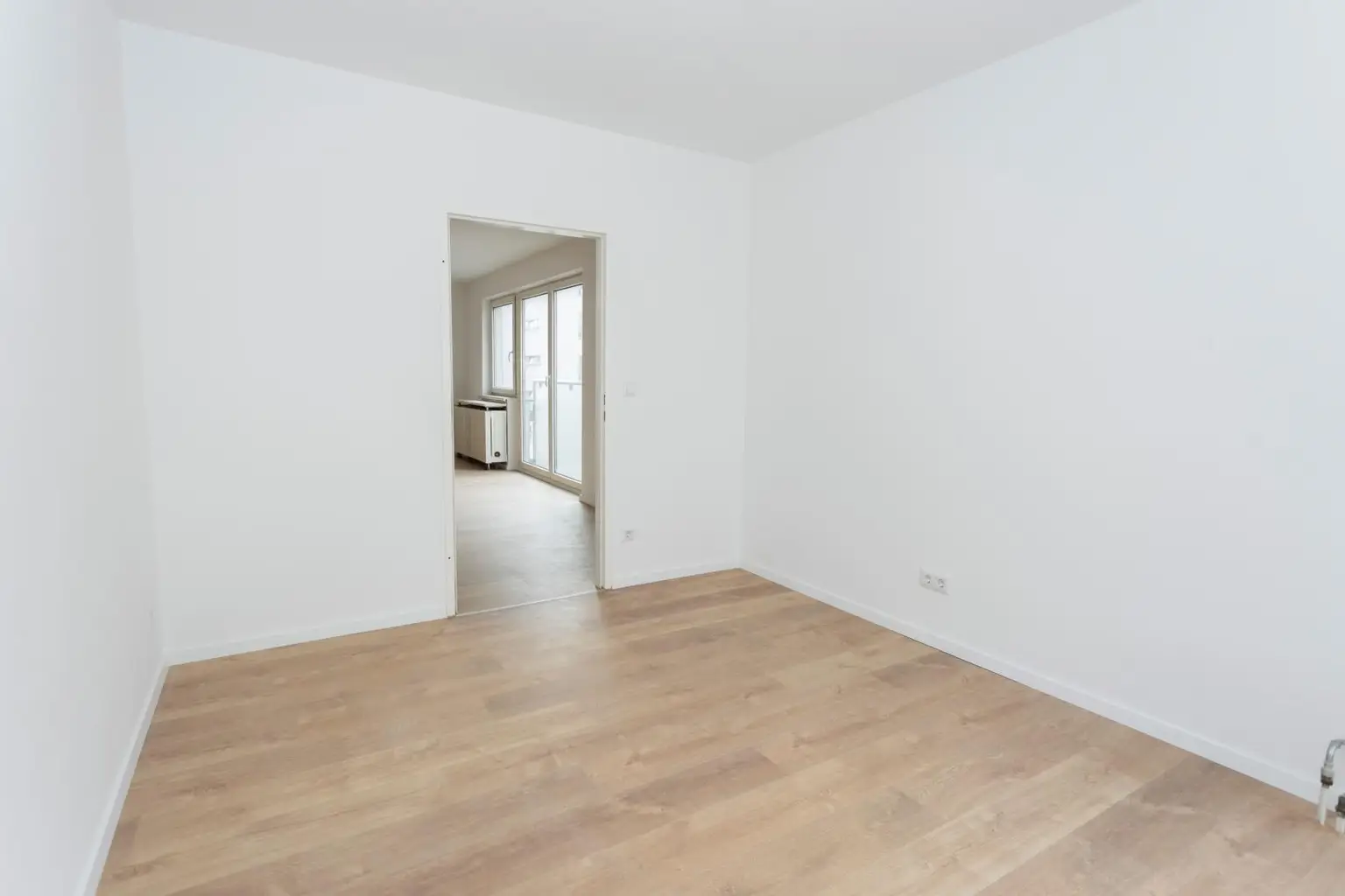 Neu sanierte 4-Zimmer-Eckwohnung im 2. Liftstock