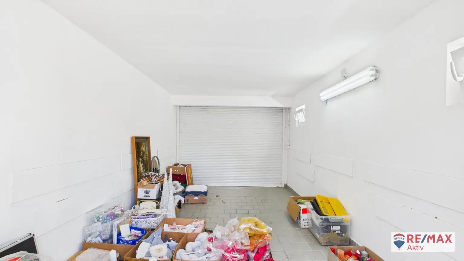 Großzügiges Ein- bzw. Zweifamilienhaus mit großem Garten und Garage